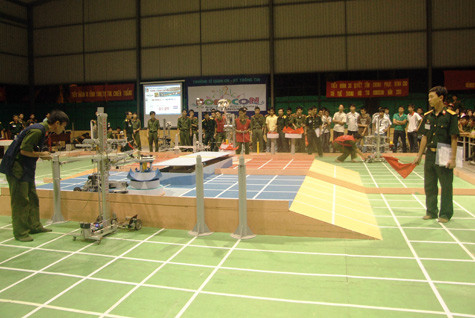 Các học viên thuộc Trường Sỹ quan thông tin dự thi Robocon. Đây là những hoạt động cụ thể nghiên cứu khoa học và thực hành trong quân đội. Các học viên thuộc Trường Sỹ quan thông tin dự thi Robocon. Đây là những hoạt động cụ thể nghiên cứu khoa học và thực hành trong quân đội.