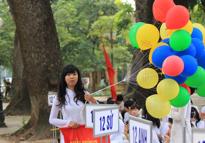 >>Gặp cô giáo siêu kute trong ngày khai giảng trường Ams >>Xúc động hình ảnh chú lính chì Thiện Nhân vào lớp 1 >>Xúc động clip: Học sinh khiếm thính hát Quốc ca bằng tay >>Gặp cô giáo siêu kute trong ngày khai giảng trường Ams >>Xúc động hình ảnh chú lính chì Thiện Nhân vào lớp 1 >>Xúc động clip: Học sinh khiếm thính hát Quốc ca bằng tay