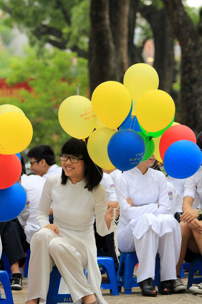 >>Gặp cô giáo siêu kute trong ngày khai giảng trường Ams >>Xúc động hình ảnh chú lính chì Thiện Nhân vào lớp 1 >>Xúc động clip: Học sinh khiếm thính hát Quốc ca bằng tay >>Gặp cô giáo siêu kute trong ngày khai giảng trường Ams >>Xúc động hình ảnh chú lính chì Thiện Nhân vào lớp 1 >>Xúc động clip: Học sinh khiếm thính hát Quốc ca bằng tay