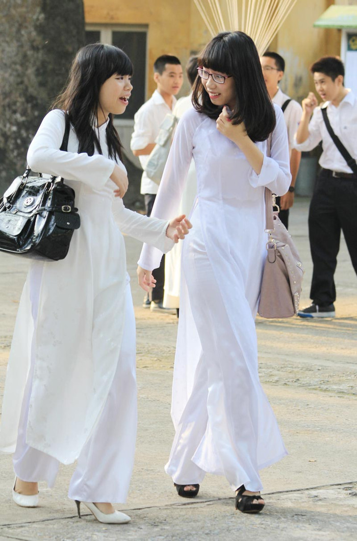 >>Gặp cô giáo siêu kute trong ngày khai giảng trường Ams >>Xúc động hình ảnh chú lính chì Thiện Nhân vào lớp 1 >>Xúc động clip: Học sinh khiếm thính hát Quốc ca bằng tay >>Gặp cô giáo siêu kute trong ngày khai giảng trường Ams >>Xúc động hình ảnh chú lính chì Thiện Nhân vào lớp 1 >>Xúc động clip: Học sinh khiếm thính hát Quốc ca bằng tay