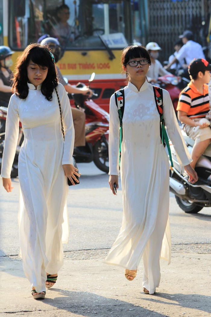 Nữ sinh trường Chu Văn An duyên dáng áo dài ngày khai trường. >>Gặp cô giáo siêu kute trong ngày khai giảng trường Ams >>Xúc động hình ảnh chú lính chì Thiện Nhân vào lớp 1 >>Xúc động clip: Học sinh khiếm thính hát Quốc ca bằng tay Nữ sinh trường Chu Văn An duyên dáng áo dài ngày khai trường. >>Gặp cô giáo siêu kute trong ngày khai giảng trường Ams >>Xúc động hình ảnh chú lính chì Thiện Nhân vào lớp 1 >>Xúc động clip: Học sinh khiếm thính hát Quốc ca bằng tay