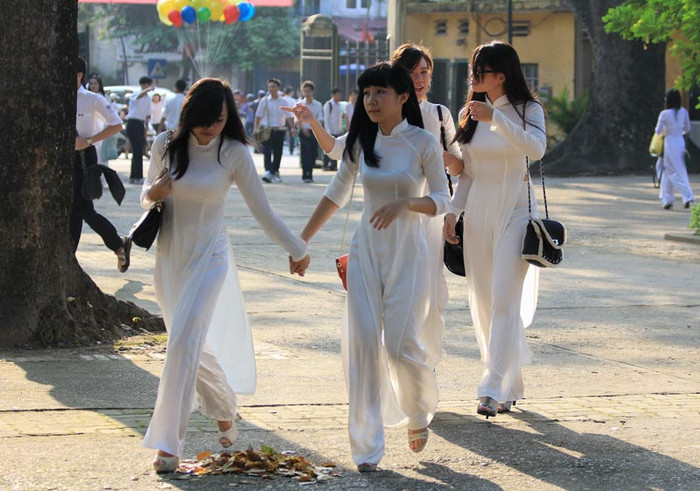 >>Gặp cô giáo siêu kute trong ngày khai giảng trường Ams >>Xúc động hình ảnh chú lính chì Thiện Nhân vào lớp 1 >>Xúc động clip: Học sinh khiếm thính hát Quốc ca bằng tay >>Gặp cô giáo siêu kute trong ngày khai giảng trường Ams >>Xúc động hình ảnh chú lính chì Thiện Nhân vào lớp 1 >>Xúc động clip: Học sinh khiếm thính hát Quốc ca bằng tay