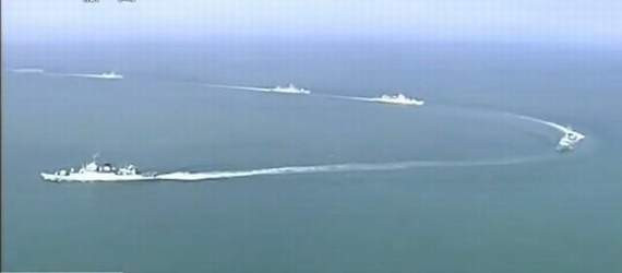 Tháng 5 năm 2013, ba hạm đội lớn của Hải quân Trung Quốc tập trận trên Biển Đông. Tháng 5 năm 2013, ba hạm đội lớn của Hải quân Trung Quốc tập trận trên Biển Đông.