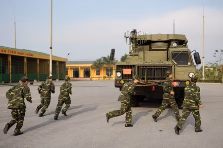 Tên lửa phòng không S-300 của Việt Nam, mua của Nga, sẵn sàng bảo vệ chủ quyền biển đảo