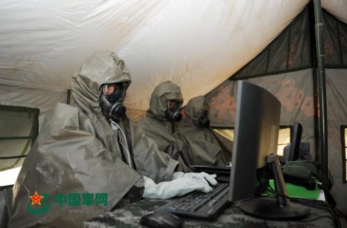 Tham mưu Bộ Tư lệnh làm việc trong tình hình mô phỏng bị đối phương tấn công hạt nhân