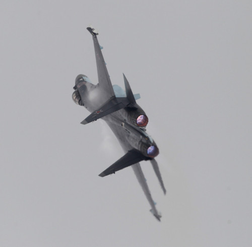 Máy bay chiến đấu "siêu cơ động" Su-35 Máy bay chiến đấu "siêu cơ động" Su-35