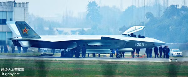 Máy bay chiến đấu tàng hình J-20 số hiệu 2011 Trung Quốc (nguồn: báo Hoàn Cầu, TQ)