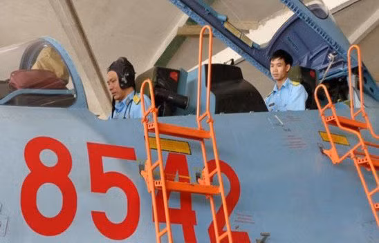 Máy bay chiến đấu Su-30 Không quân Việt Nam tập trung cho Biển Đông