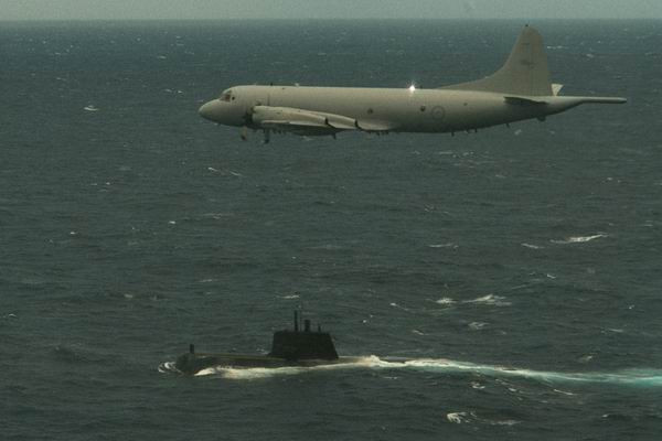 Máy bay tuần tra săn ngầm AP-3C Orion của Không quân Hoàng gia Australia tiến hành huấn luyện săn ngầm Máy bay tuần tra săn ngầm AP-3C Orion của Không quân Hoàng gia Australia tiến hành huấn luyện săn ngầm