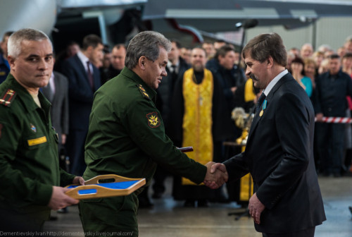 Bộ trưởng Quốc phòng Nga Sergei Shoigu trong lễ bàn giao