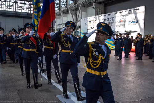 Đội nghi lễ Không quân Nga trong lễ bàn giao