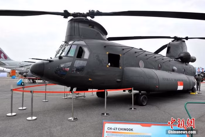 Máy bay trực thăng vận tải cỡ lớn của Không quân Singapore tại Triển lãm