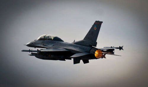 Máy bay chiến đấu F-16D Mỹ trong một cuộc diễn tập