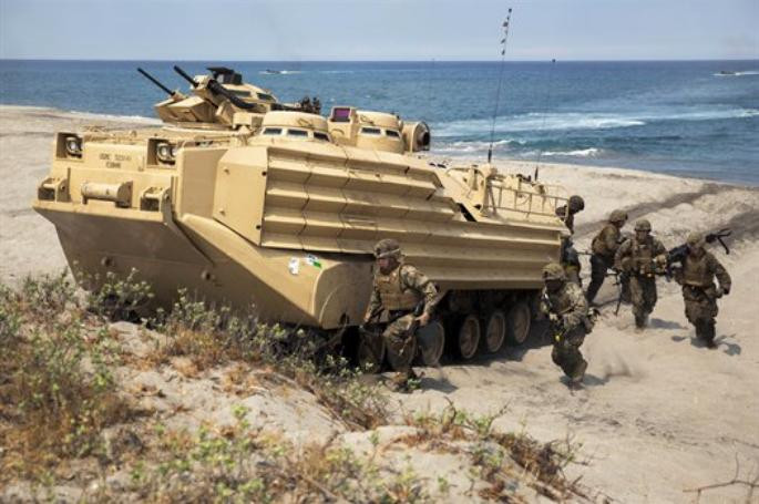 Ngày 21 tháng 4 năm 2015, Mỹ-Philippines tổ chức diễn tập đổ bộ ở Zambales trong cuộc diễn tập Balikatan - 2015 Ngày 21 tháng 4 năm 2015, Mỹ-Philippines tổ chức diễn tập đổ bộ ở Zambales trong cuộc diễn tập Balikatan - 2015