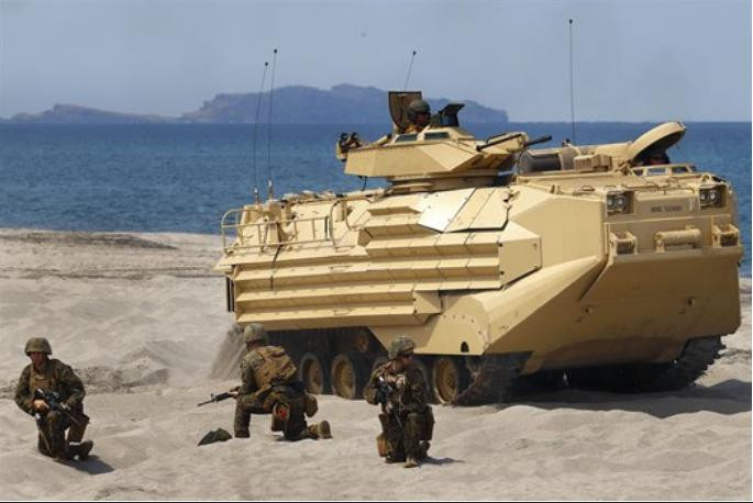 Ngày 21 tháng 4 năm 2015, Mỹ-Philippines tổ chức diễn tập đổ bộ ở Zambales trong cuộc diễn tập Balikatan - 2015 Ngày 21 tháng 4 năm 2015, Mỹ-Philippines tổ chức diễn tập đổ bộ ở Zambales trong cuộc diễn tập Balikatan - 2015