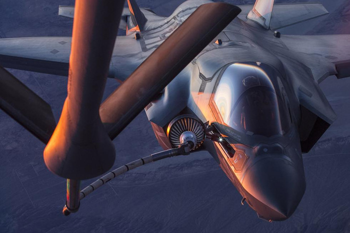 Máy bay chiến đấu F-35B Mỹ tiếp dầu trên không (ảnh minh họa, nguồn Thời báo Hoàn Cầu, TQ) Máy bay chiến đấu F-35B Mỹ tiếp dầu trên không (ảnh minh họa, nguồn Thời báo Hoàn Cầu, TQ)