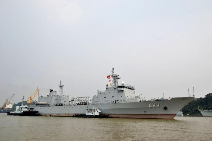 Tàu tiếp tế Phủ Tiên số hiệu 888 Type 904A Hải quân Trung Quốc (ảnh minh họa) Tàu tiếp tế Phủ Tiên số hiệu 888 Type 904A Hải quân Trung Quốc (ảnh minh họa)