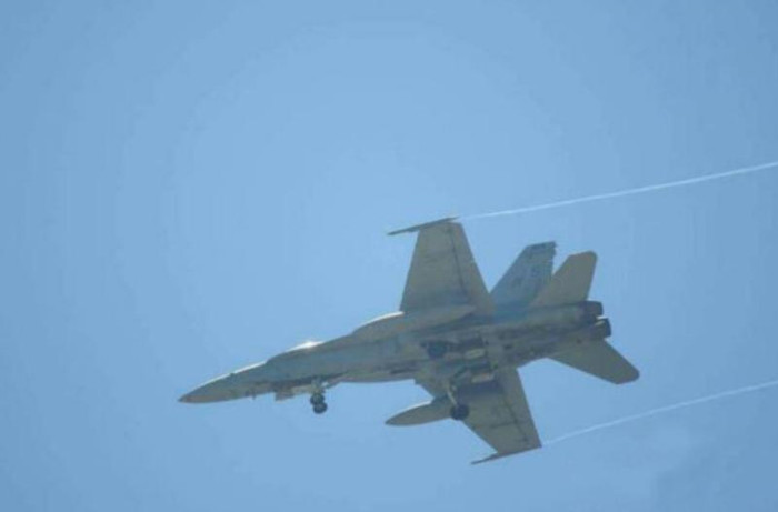 Ngày 1 tháng 4 năm 2015, 2 máy bay chiến đấu F-18 Mỹ buộc phải hạ cánh khẩn cấp xuống Đài Loan (nguồn mạng sina TQ)