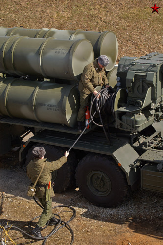 Hệ thống tên lửa phòng không S-400 do Nga chế tạo Hệ thống tên lửa phòng không S-400 do Nga chế tạo