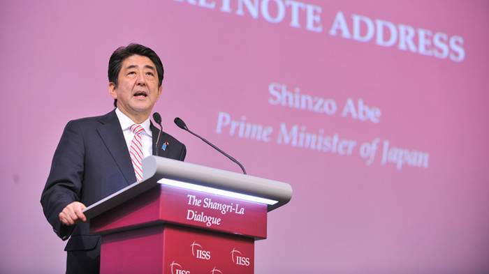 Thủ tướng Nhật Bản Shinzo Abe phát biểu tại Đối thoại Shangri-La tối ngày 30 tháng 5 năm 2014 Thủ tướng Nhật Bản Shinzo Abe phát biểu tại Đối thoại Shangri-La tối ngày 30 tháng 5 năm 2014