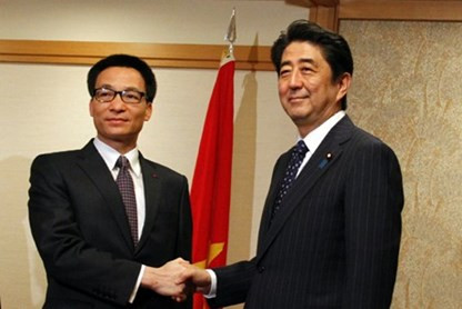 Ngày 23 tháng 5 năm 2014, Thủ tướng Nhật Bản Shinzo Abe tiếp Phó Thủ tướng Việt Nam Vũ Đức Đam Ngày 23 tháng 5 năm 2014, Thủ tướng Nhật Bản Shinzo Abe tiếp Phó Thủ tướng Việt Nam Vũ Đức Đam