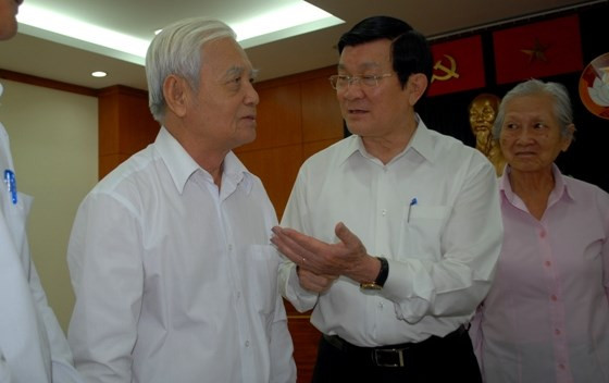 Chủ tịch nước Trương Tấn Sang nhấn mạnh: Việc Trung Quốc đưa giàn khoan vào vùng đặc quyền kinh tế của Việt Nam là vi phạm luật pháp quốc tế, đặc biệt là Công ước Biển Liên hợp quốc. Mọi tranh chấp phải giải quyết bằng luật pháp quốc tế, không được dùng vũ lực, đe dọa vũ lực để giải quyết tình hình. Chủ tịch nước Trương Tấn Sang nhấn mạnh: Việc Trung Quốc đưa giàn khoan vào vùng đặc quyền kinh tế của Việt Nam là vi phạm luật pháp quốc tế, đặc biệt là Công ước Biển Liên hợp quốc. Mọi tranh chấp phải giải quyết bằng luật pháp quốc tế, không được dùng vũ lực, đe dọa vũ lực để giải quyết tình hình.