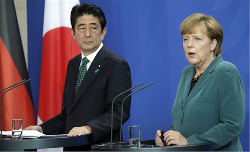 Thủ tướng Nhật Bản Shinzo Abe và Thủ tướng Đức Merkel họp báo tại Berlin Thủ tướng Nhật Bản Shinzo Abe và Thủ tướng Đức Merkel họp báo tại Berlin