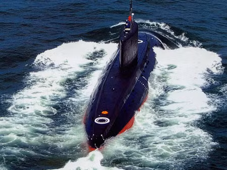 Tàu ngầm thông thường lớp Kilo của Hải quân Trung Quốc, mua của Nga (ảnh tư liệu)