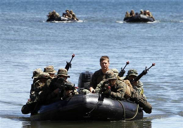 Mỹ-Philippines tiến hành diễn tập đổ bộ ở vùng biển Palawan của Philippines (ảnh tư liệu: nguồn Đại công báo, Hồng Kông) Mỹ-Philippines tiến hành diễn tập đổ bộ ở vùng biển Palawan của Philippines (ảnh tư liệu: nguồn Đại công báo, Hồng Kông)