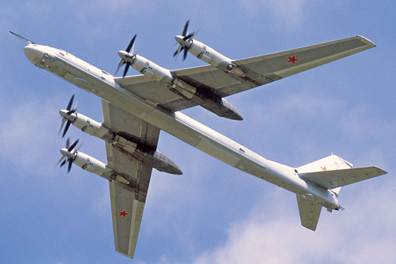 Máy bay ném bom chiến lược Tu-95 Nga Máy bay ném bom chiến lược Tu-95 Nga