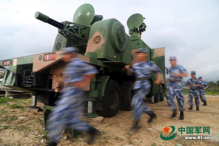 Tân Hoa xã ngày 10 tháng 5 năm 2014 đưa tin cho biết, vào ngày 7 tháng 5 năm 2014, một lữ đoàn phòng không Hạm đội Nam Hải đã tiến hành tập trận bắn đạn thật Tân Hoa xã ngày 10 tháng 5 năm 2014 đưa tin cho biết, vào ngày 7 tháng 5 năm 2014, một lữ đoàn phòng không Hạm đội Nam Hải đã tiến hành tập trận bắn đạn thật