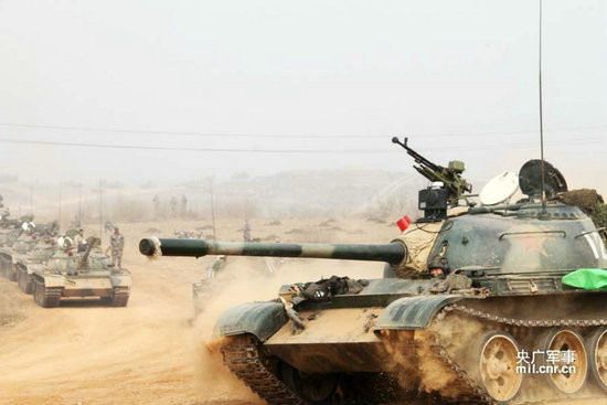 Quân đội Trung Quốc tiến hành tập trận đổ bộ đánh chiếm đảo. Trong hình là quân xanh, quân đỏ tiến hành đối kháng thực binh sau hành động đổ bộ (nguồn Thời báo Hoàn Cầu, TQ)