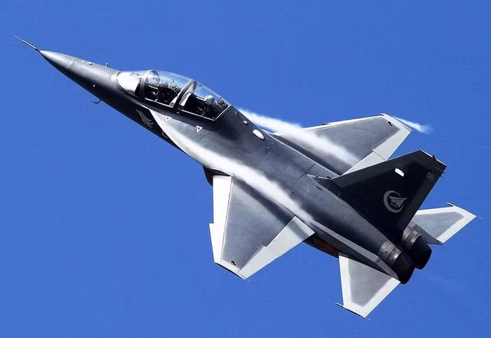 Máy bay huấn luyện L-15 do Trung Quốc chế tạo Máy bay huấn luyện L-15 do Trung Quốc chế tạo