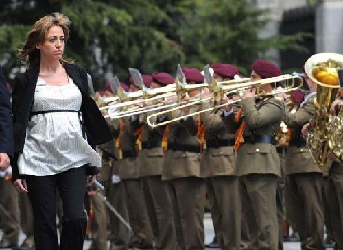 Cameron Chacon - Bộ trưởng Quốc phòng Tây Ban Nha Cameron Chacon - Bộ trưởng Quốc phòng Tây Ban Nha