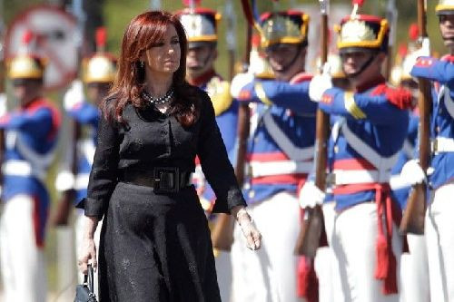 Cristina Fernandez de Kirchner - nữ Tổng thống dân cử đầu tiên của Argentina Cristina Fernandez de Kirchner - nữ Tổng thống dân cử đầu tiên của Argentina