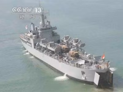 Tháng 7/2011, khi tàu tấn công đổ bộ INS Airavat của Ấn Độ hiện diện ở biển Đông, Trung Quốc đã đưa ra lời cảnh báo làm "đòn thử" đối với Ấn Độ