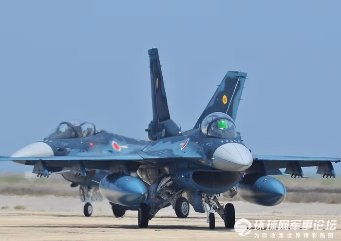 Máy bay chiến đấu F-2 sau khi được trang bị