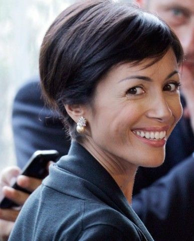 Mara Carfagna - nữ Bộ trưởng yêu quý của Thủ tướng Italia Mara Carfagna - nữ Bộ trưởng yêu quý của Thủ tướng Italia