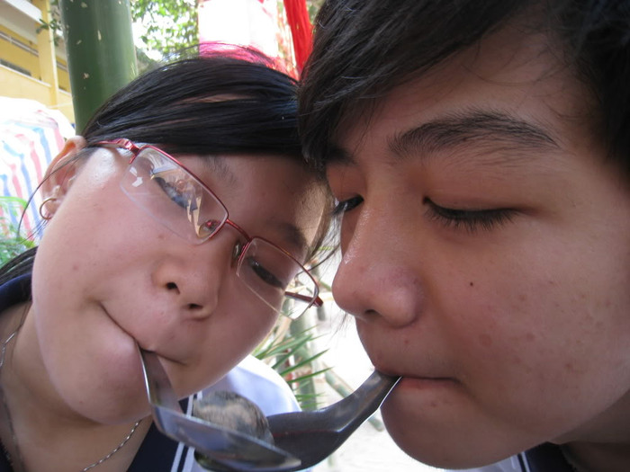 Chuyền than - đòi hỏi khéo léo và...ăn ý Chuyền than - đòi hỏi khéo léo và...ăn ý