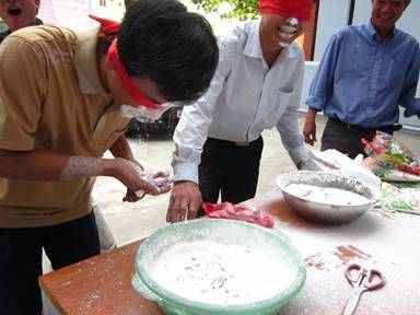 Cóc thèm bột - trò chơi vui nhộn nhưng cũng thành....mèo mướp Cóc thèm bột - trò chơi vui nhộn nhưng cũng thành....mèo mướp