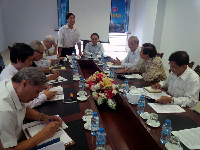 Các đại biểu tổ chức góp ý cho Văn kiện Đại hội Đảng 12. Ảnh Xuân Trung Các đại biểu tổ chức góp ý cho Văn kiện Đại hội Đảng 12. Ảnh Xuân Trung