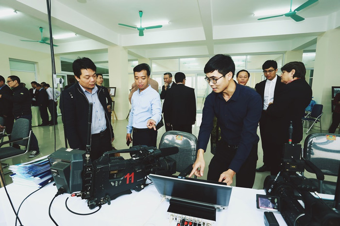 Các đại biểu tham dự hội thảo tại Trường Cao đẳng Truyền hình. Ảnh Xuân Miên Các đại biểu tham dự hội thảo tại Trường Cao đẳng Truyền hình. Ảnh Xuân Miên