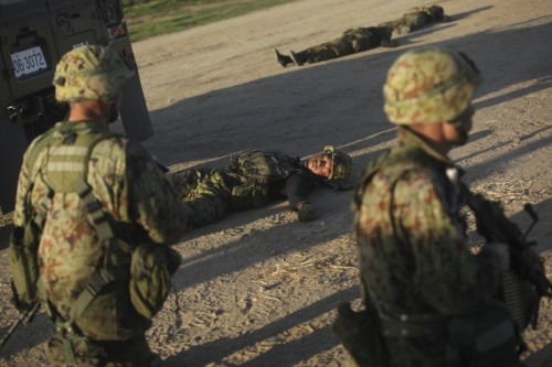Lực lượng Phòng vệ Nhật Bản điều quân đến Mỹ học tập tác chiến đoạt đảo (nguồn mạng sina TQ) Lực lượng Phòng vệ Nhật Bản điều quân đến Mỹ học tập tác chiến đoạt đảo (nguồn mạng sina TQ)