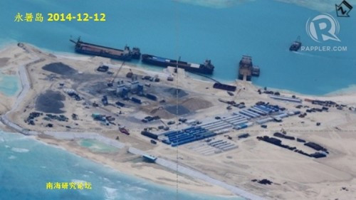 Hình ảnh đá Chữ Thập thuộc quần dảo Trường Sa của Việt Nam ngày 12 tháng 12 năm 2014 trên mạng sina Trung Quốc Hình ảnh đá Chữ Thập thuộc quần dảo Trường Sa của Việt Nam ngày 12 tháng 12 năm 2014 trên mạng sina Trung Quốc