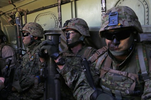 Mỹ-Nhật tập trận chung (nguồn mạng sina Trung Quốc) Mỹ-Nhật tập trận chung (nguồn mạng sina Trung Quốc)