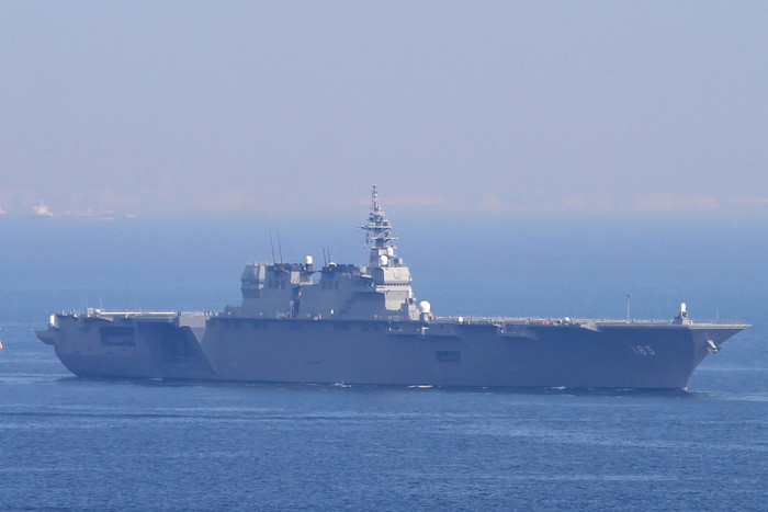 Tàu sân bay trực thăng Izumo chạy thử trên biển Tàu sân bay trực thăng Izumo chạy thử trên biển