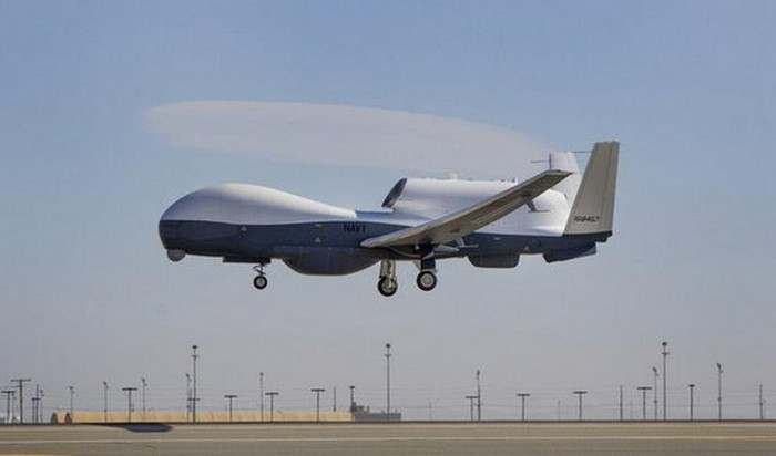 Máy bay do thám không người lái MQ-4C Triton Mỹ