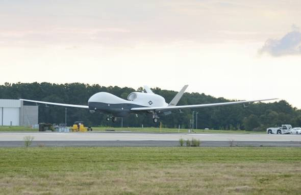 Máy bay do thám không người lái MQ-4C Triton Mỹ