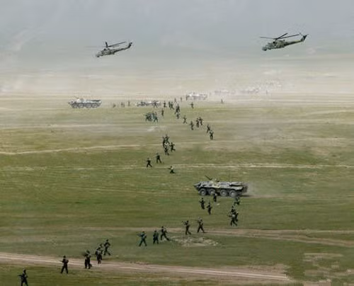 Quân đội Nga trong môt cuộc diễn tập đột kích vào tháng 2 năm 2014