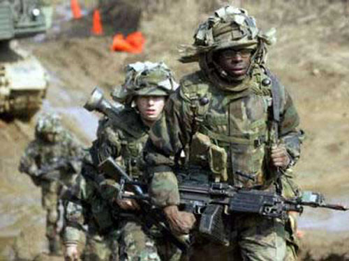 Binh sĩ Quân đội Mỹ tại Hàn Quốc tiến hành huấn luyện Binh sĩ Quân đội Mỹ tại Hàn Quốc tiến hành huấn luyện